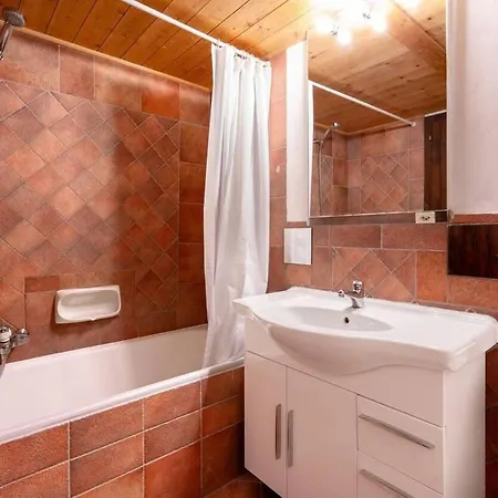 Apartmán 4-room Near Lifts - Ideal Location