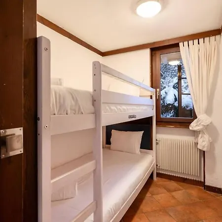 Apartamento 4-room Near Lifts - Ideal Location